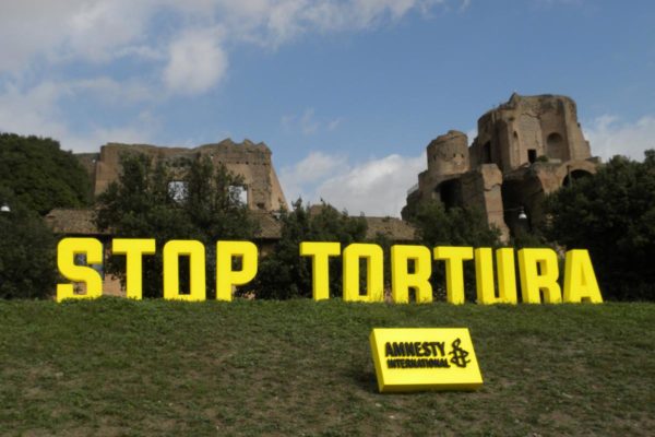 Amnesty denuncia la commercializzazione della tortura