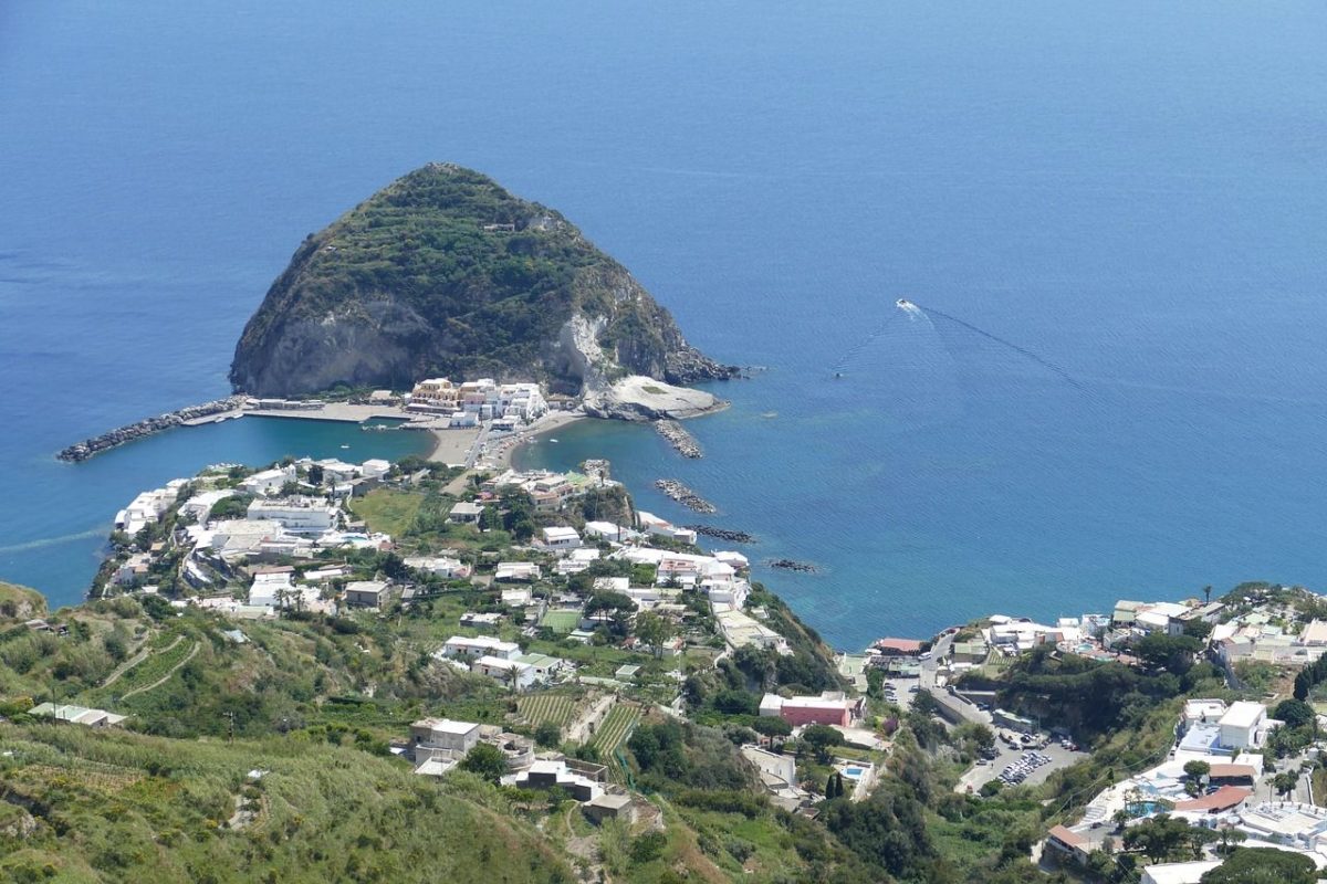 Estate 2019 - Isola d’Ischia conquista sempre più gli italiani