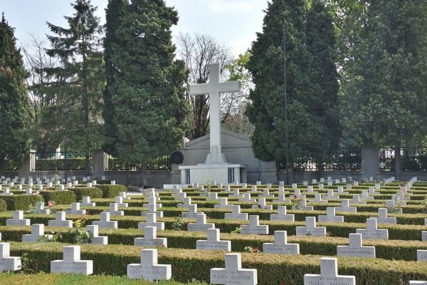 L'incuria del cimitero italiano della Grande guerra a Belgrado