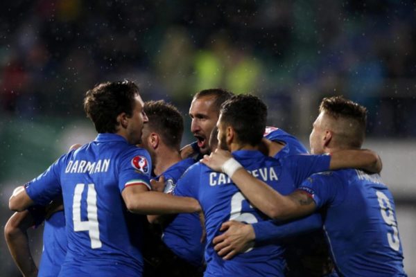 La Nazionale italiana di calcio scende in campo a sostegno della campagna Every One