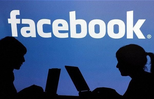 LICENZIATI A CAUSA DI FACEBOOK