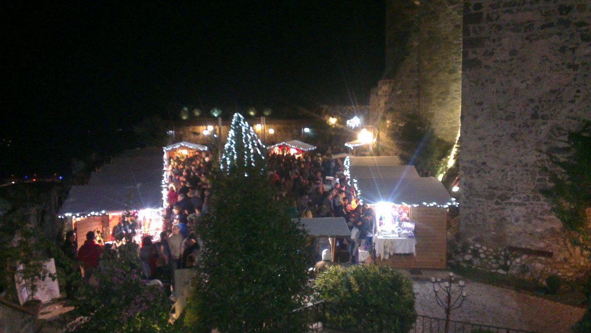 MERCATINI DI NATALE : IL CASTELLO DI LIMATOLA