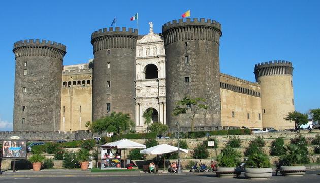 Napoli: il restauro di Castel Nuovo