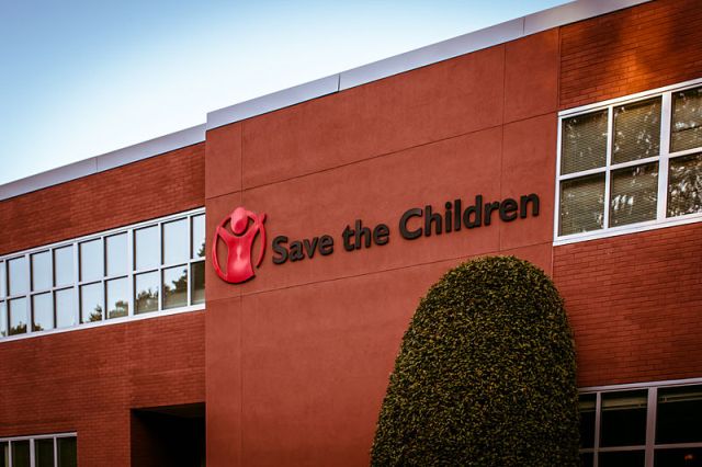 Save the Children contro il blocco delle ricollocazioni