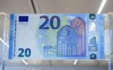 Un opuscolo sulla nuova banconota da €20