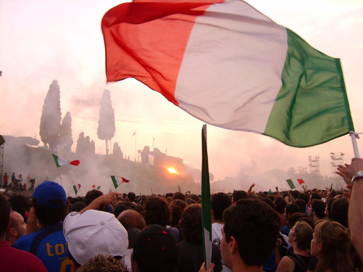 Il Circo Massimo di Roma dopo la finale del mondiale 2006 vinta dall'Italia