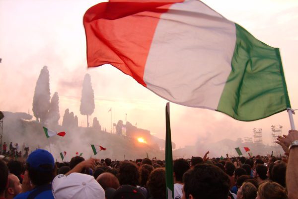 Il Circo Massimo di Roma dopo la finale del mondiale 2006 vinta dall'Italia