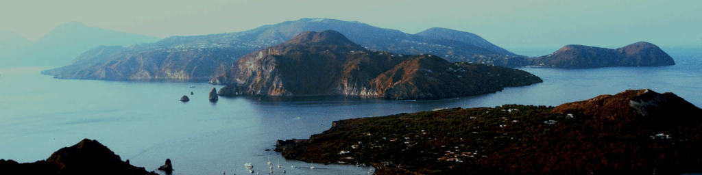 Gli info point vulcani eoliani di Stromboli e Vulcano