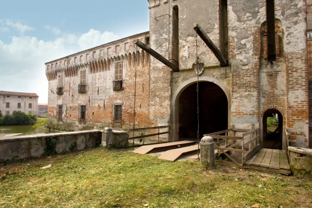 Castelli antichi: Padernello e la bassa bresciana