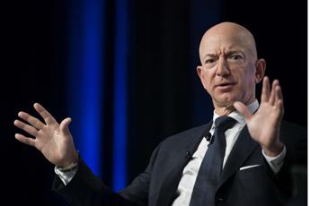 Elezioni Usa, Bezos difende il no all'endorsement: "E' scelta di principio"