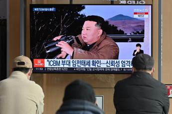 Corea del Nord: "Effettuato test del sistema di armi nucleari sottomarine"