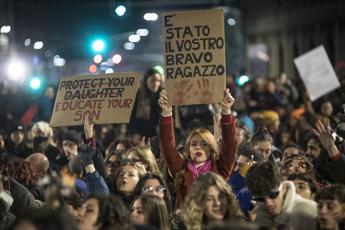 25 novembre, oggi manifestazioni contro la violenza sulle donne