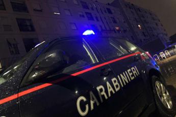 Roma, scontro tra auto e motorino a Tor San Lorenzo: muore 17enne