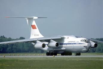 Aereo russo precipitato, Il-76: cosa sappiamo sul cargo strategico dell'esercito di Mosca