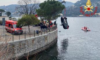 Como, auto nel lago: Morgan Algeri e Tiziana Tozzo hanno provato a salvarsi in ogni modo