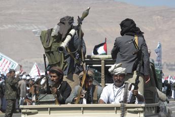 Houthi: "Avanti con attacchi in Mar Rosso fino a stop aggressione a Gaza"