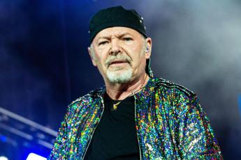 Morto a 67 anni Andrea Giacobazzi, Vasco Rossi piange amico che ispirò 'Colpa D'Alfredo'