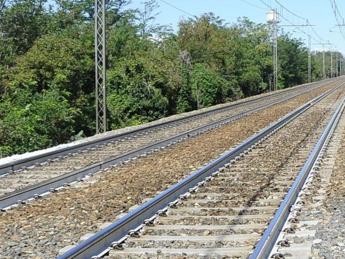 Frana sui binari sulla Foggia-Caserta: "Disagi treni per almeno 30 giorni"