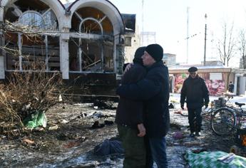 Ucraina, Russia: "Kiev colpisce supermercato Donetsk con lanciarazzi Himars"