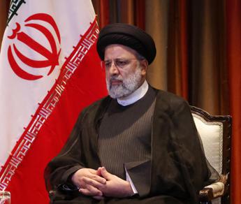 Raisi, trovato elicottero. Media Iran: "Nessun segno di vita"