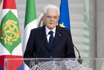 2 giugno, Mattarella: "Come nel '46 vogliamo pace, libertà e sviluppo"