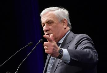 Ucraina, Tajani: "Putin fa guerra ibrida, cerca di spaventare Occidente"