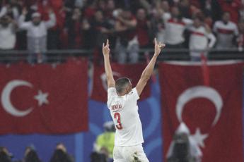 Euro 2024, Demiral 'lupo grigio' squalificato 2 gare: Turchia protesta