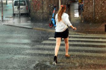 Fulmini, grandine e pioggia: oggi allerta gialla maltempo in 10 regioni