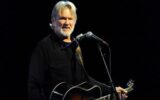 Addio a Kris Kristofferson, leggenda della musica country e attore: aveva 88 anni