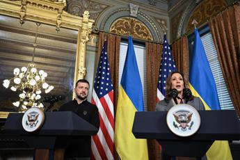 Harris a Zelensky: "Sostegno Usa a Ucraina per battere Russia"