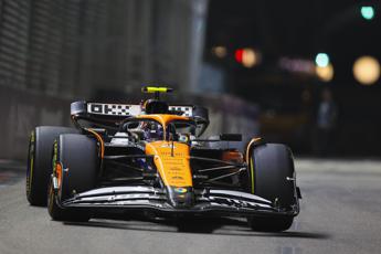 Norris domina il Gp di Singapore. Sul podio anche Verstappen e Piastri