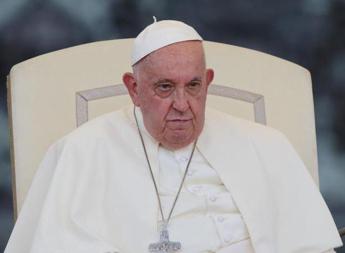 Papa Francesco invoca più tasse per i ricchi: "Dovrebbero fare di più"