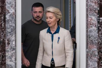 Ucraina, dall'Ue il maxi prestito da 35 miliardi a Kiev: il piano di von der Leyen