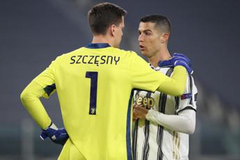 Cristiano Ronaldo e la battuta a Szczesny: "Ti sei dovuto ritirare per andare in un grande club"