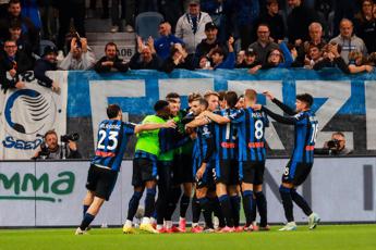 L'Atalanta torna alla vittoria, 5-1 al Genoa con tripletta di Retegui