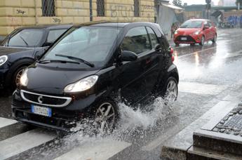 Maltempo, oggi ancora allerta sull'Italia: scuole chiuse a Bologna