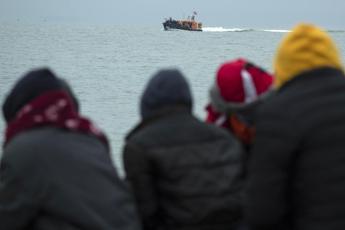 Migranti, la nuova lista di Paesi sicuri: cosa cambia con il decreto