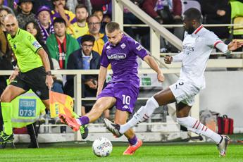 Milan ko 2-1 a Firenze, Adli e Gudmundsson stendono i rossoneri