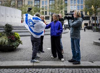 Ajax-Maccabi, il tifoso israeliano: "Gruppi colpivano ebrei al grido di 'Palestina libera'"