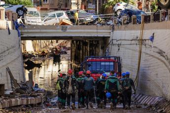 Alluvione in Spagna, anziana salvata dopo tre giorni in auto - Video