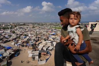 Gaza, Hrw accusa Israele di crimini guerra: "Trasferimenti forzati"