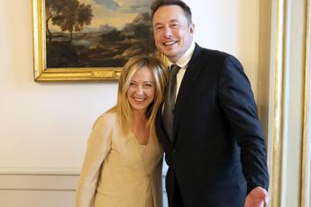 Migranti in Albania, ecco l'emendamento Musk: cos'è