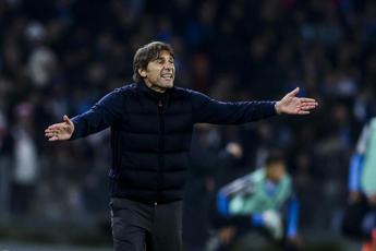 Napoli, Conte: "Kvara è determinato. Dobbiamo rinforzarci, non indebolirci"