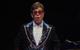 Elton John contro la cannabis: "Crea dipendenza"