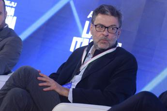 Giorgetti: "Pil può arrivare a +0,7%, Manovra non cambia"