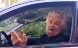 M5S, Grillo parla da carro funebre: "In 3 anni smarriti tutti i valori" - Video