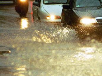 Maltempo sull'Italia, allerta arancione in Sardegna: scuole chiuse a Cagliari