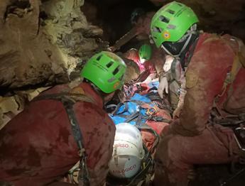 Speleologa bloccata, il racconto dei soccorritori: "Nelle ultime ore ha tenuto duro"