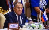 Ucraina, Lavrov: "Russia disposta a negoziare ma accordo deve essere inviolabile"