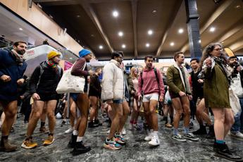 A Londra in metro senza pantaloni, torna 'No Trousers Tube Ride'